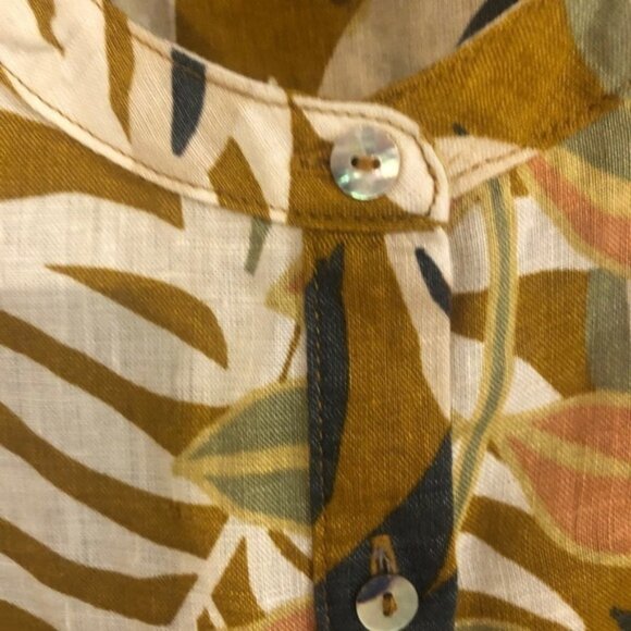 C And C California Linen Top In Size Xs - Picture 6 of 6